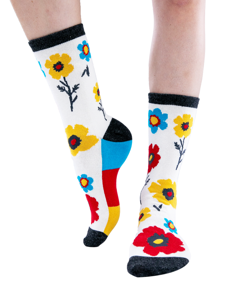 women's lazy one flower socks on a white background